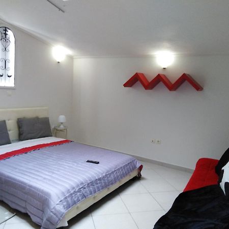 cozy minimal apartment Pireo Esterno foto