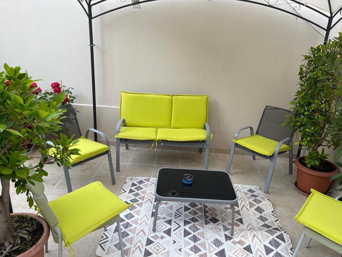 cozy minimal apartment Pireo Esterno foto