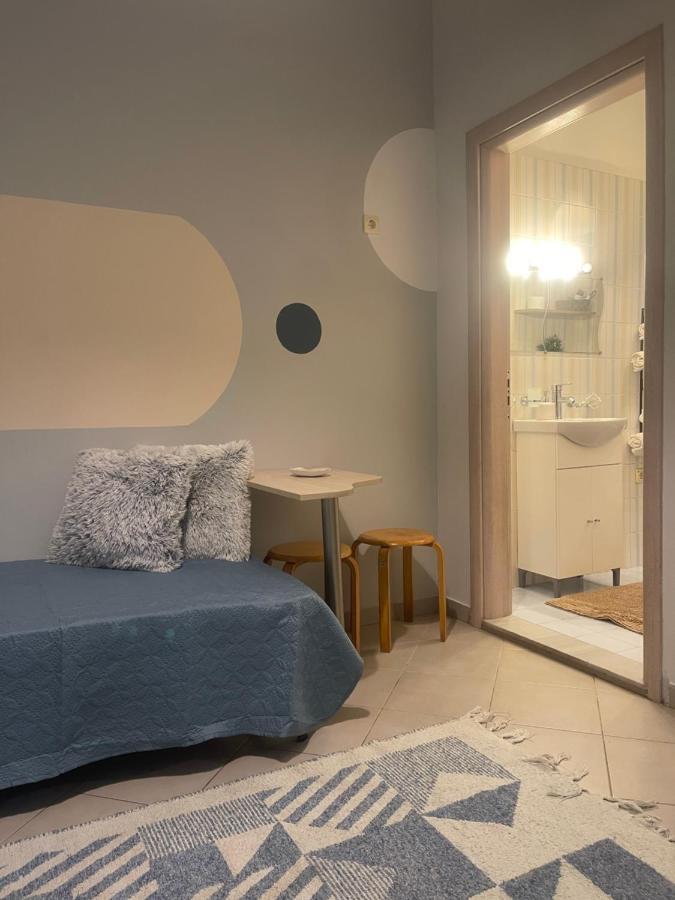 cozy minimal apartment Pireo Esterno foto