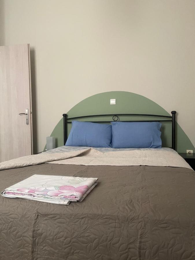 cozy minimal apartment Pireo Esterno foto